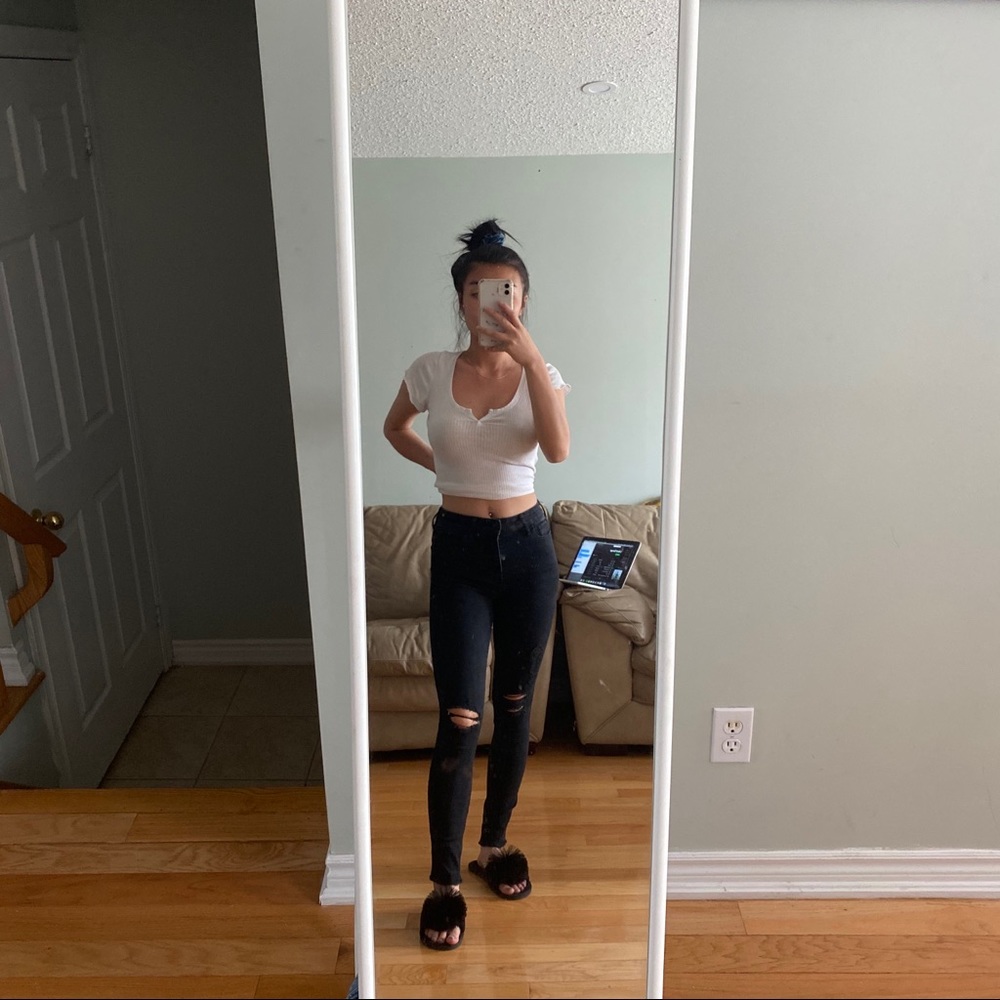 HOLLISTER ripped skinny jeans